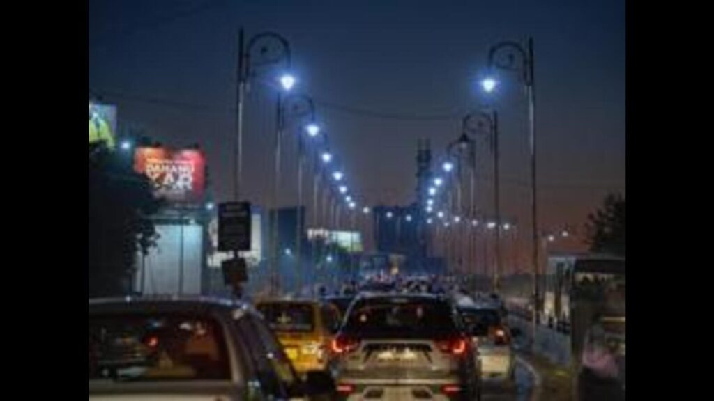 PMC installs street lights at 274 dark spots in city 