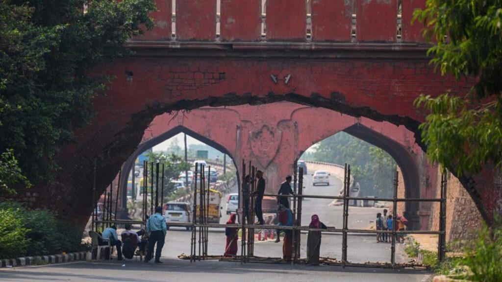 PWD to install height barriers to safeguard Mangey bridge | Latest News Delhi