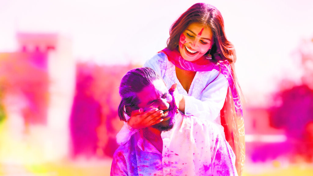 Playing with colours this Holi? Keep this rrecautionary tips by eye experts in mind