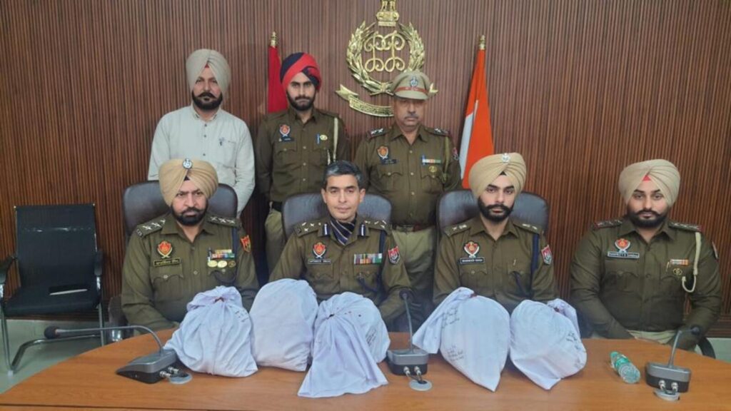 Punjab: 23kg heroin recovered from Amritsar village, hunt on to arrest smuggler