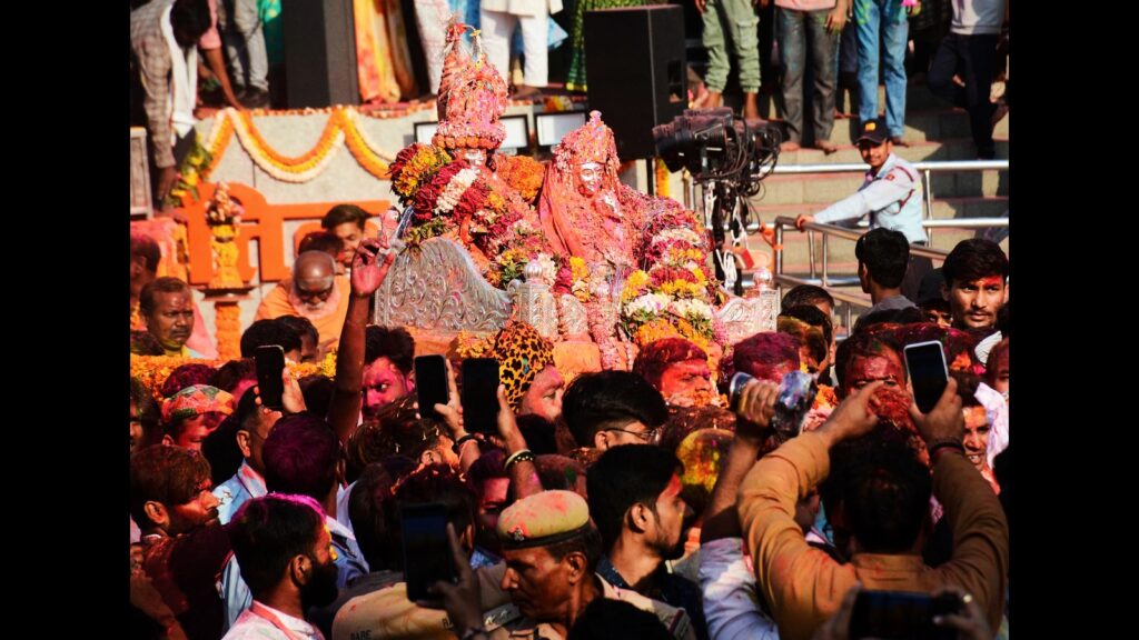 Rangbhari Ekadashi celebrated with festive fervour at KV temple