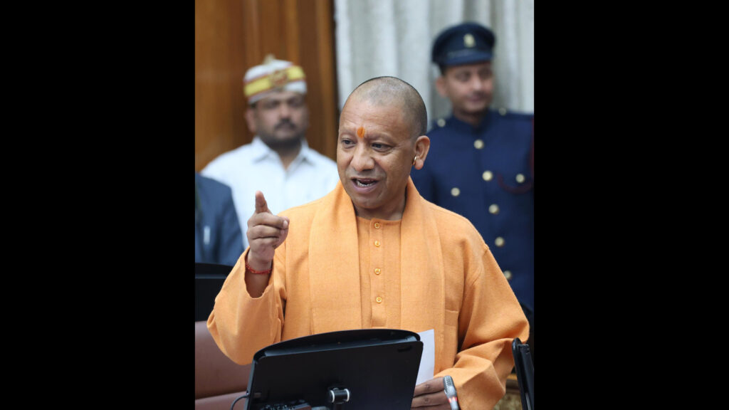 Remarks on Aurangzeb: CM lashes out at SP, says it should suspend MLA from party immediately