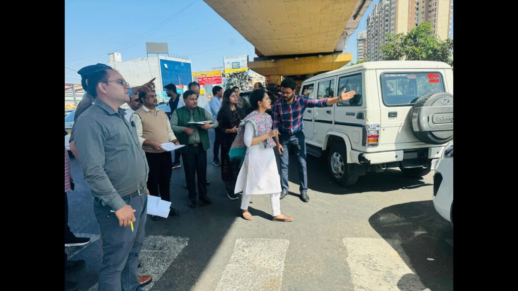 Roadside parking to attract challans, bus drivers face salary cuts in Lucknow