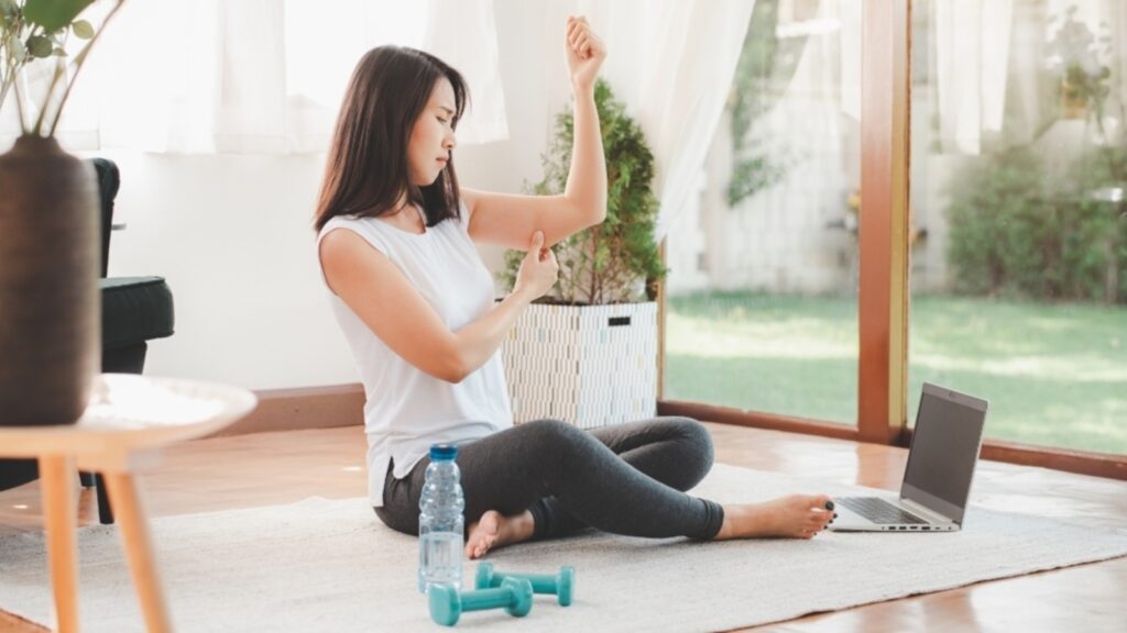Say goodbye to flabby arms: Fitness coach reveals 1 exercise you should be doing to tone your arms. Watch | Health