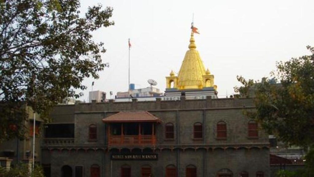 Shirdi admn seals three shops for overcharging devotees on pooja items