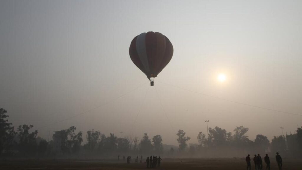 Soon, hot-air balloon rides may come to Delhi | Latest News Delhi