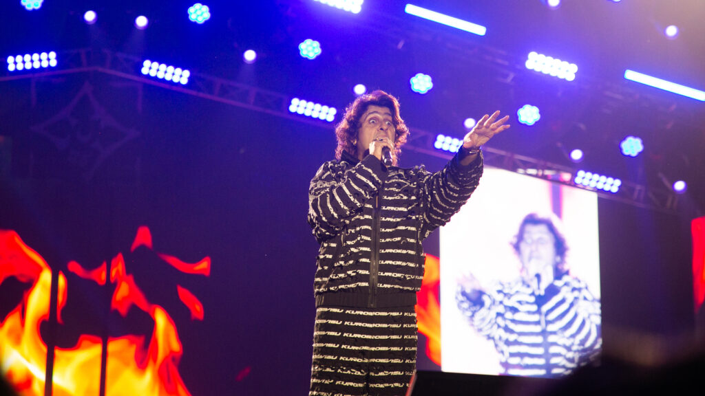 Stones thrown at Sonu Nigam during concert at Delhi Technological University’ Engifest, singer pleads ‘Aisa na kariye’