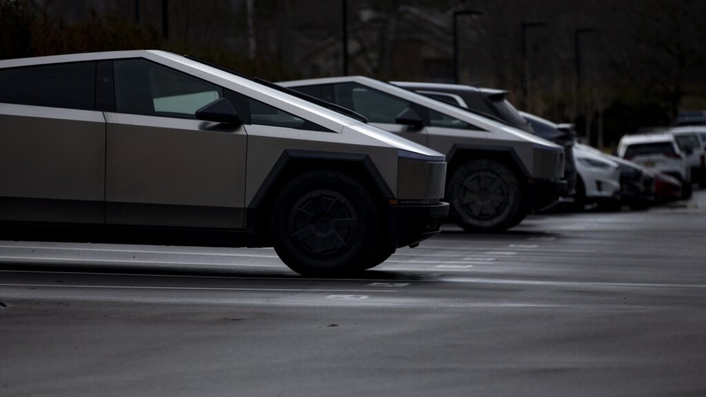 Tesla Cybertrucks attacked and vandalised during Mardi Gras Parade in New Orleans | Trending