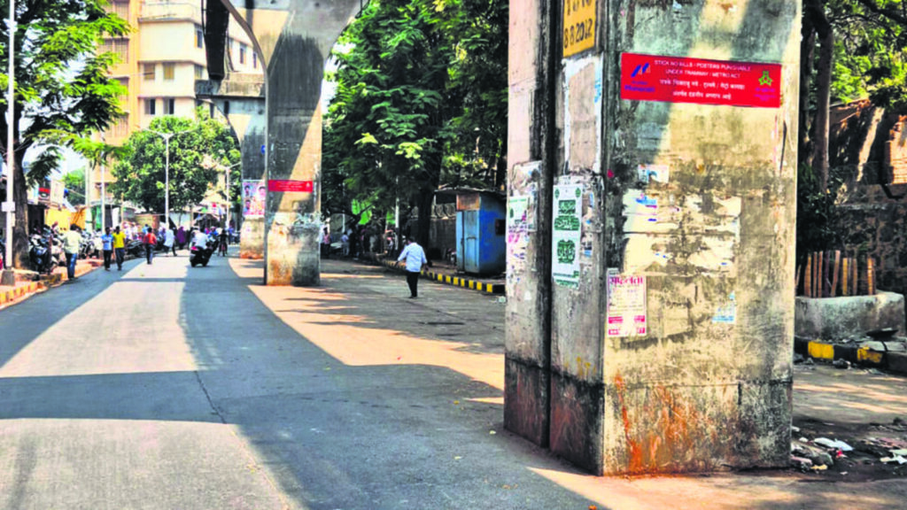 Wadala road cleared for commuters after 10 years, 600 vehicles removed | Mumbai news