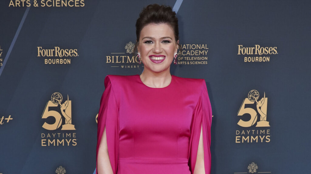 What is Kelly Clarkson’s net worth in 2025? Grammy-winning singer’s wealth sees highs and lows after divorce