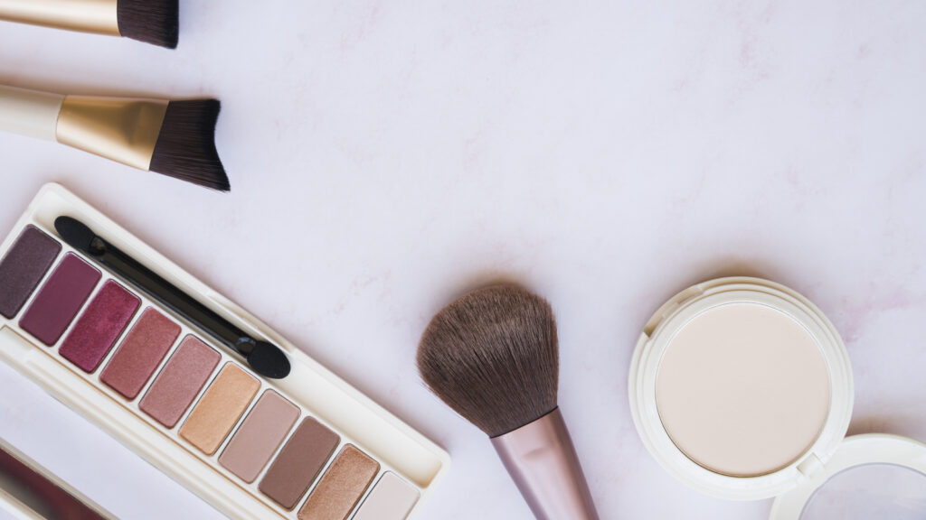 Women’s Day: Ace your minimal makeup look for Women’s Day celebration in office; Here’s our makeup must-haves for you | Fashion Trends
