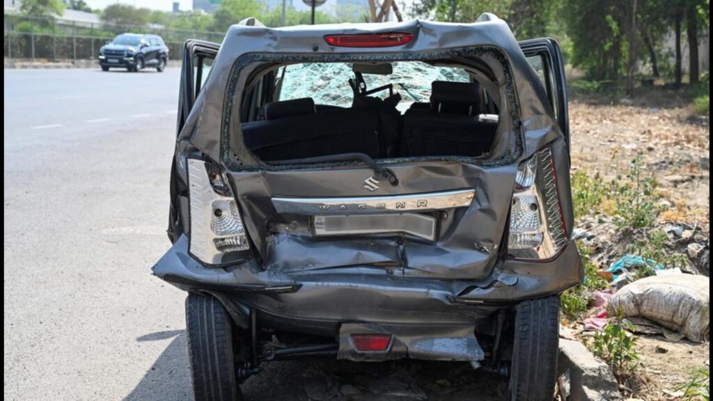 1 dead, 3 critical after truck rams car on Delhi-Jaipur E-way