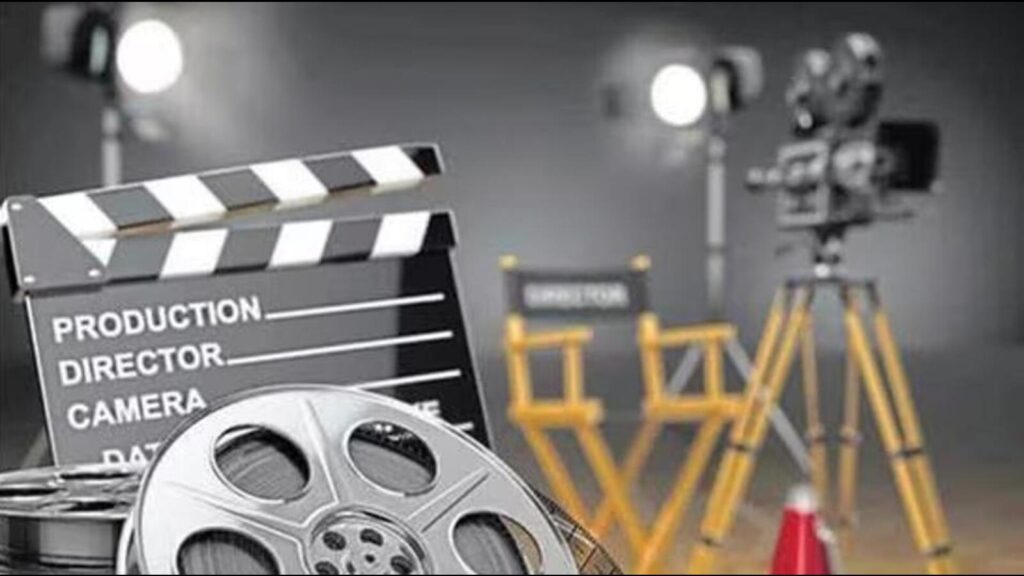 14 Bengali film directors file writ petitions over cine technicians’ demands | Kolkata
