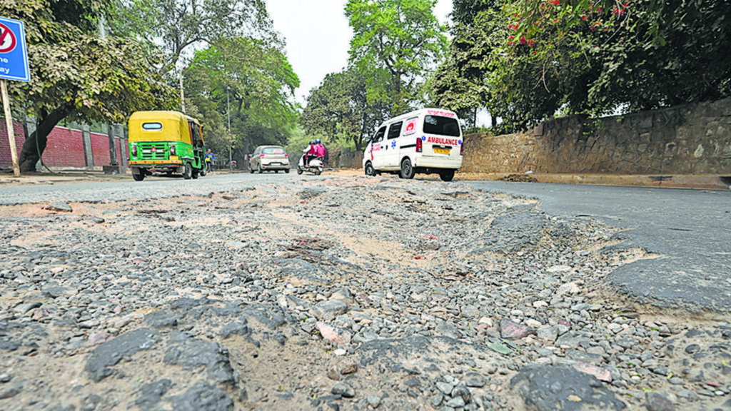 1,400km of arterial roads to be repaved, says Delhi PWD minister | Latest News Delhi