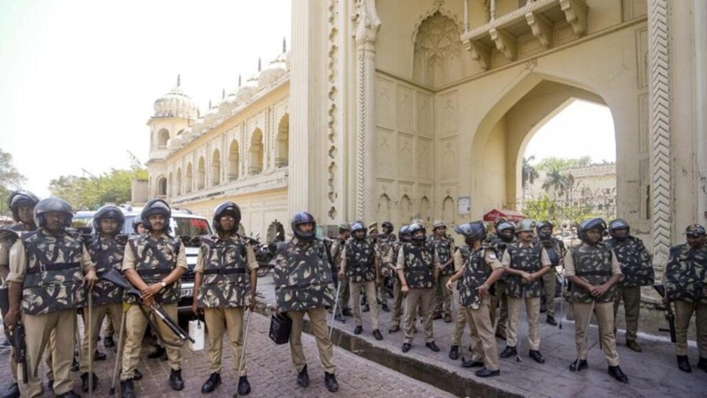 AIMPLB to launch nationwide peaceful protest over Waqf Bill; vigil upped in Old City
