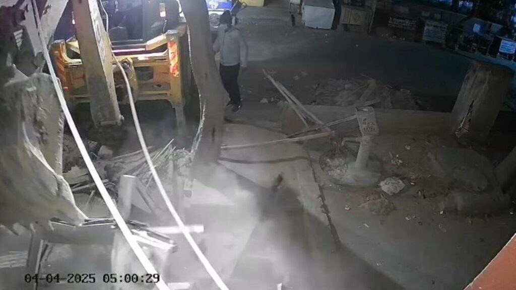 Advocate’s chamber razed in Ghaziabad court, 4 booked