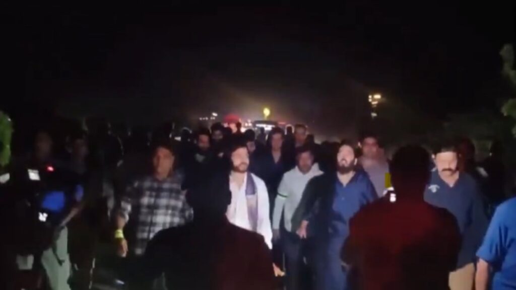 Anant Ambani leads 140-km ‘padyatra’ from Jamnagar to Dwarkadhish temple | Watch | Latest News India