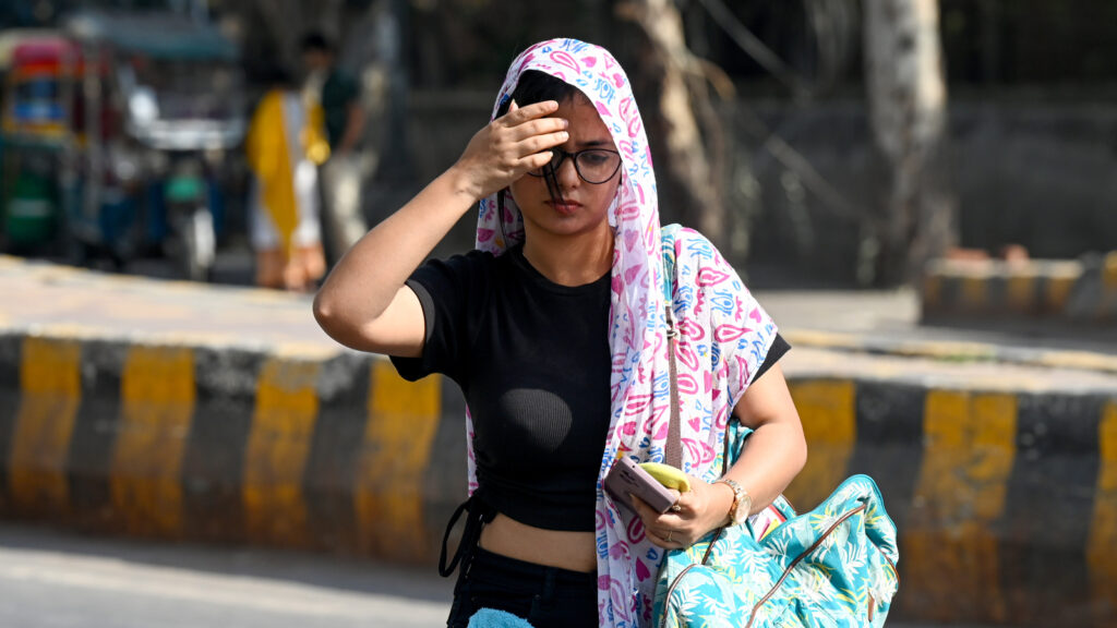 As IMD issues yellow alert amid spiralling temperature, expert-suggested food and drinks to keep your body cool | Health