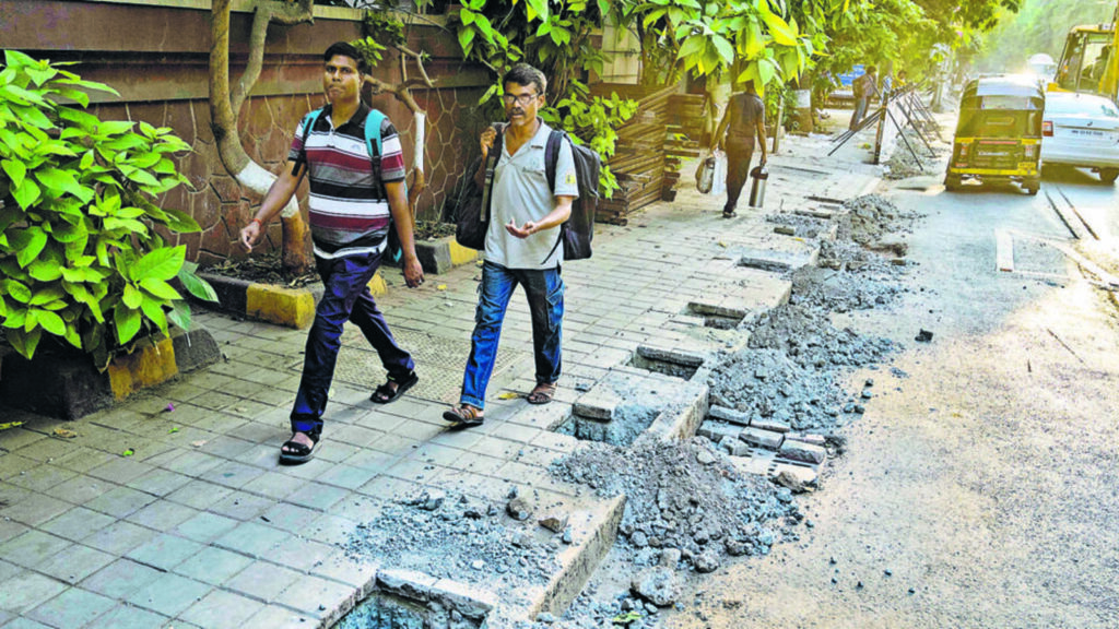 Bandra residents say ‘no’ to guard rails on footpaths | Mumbai news