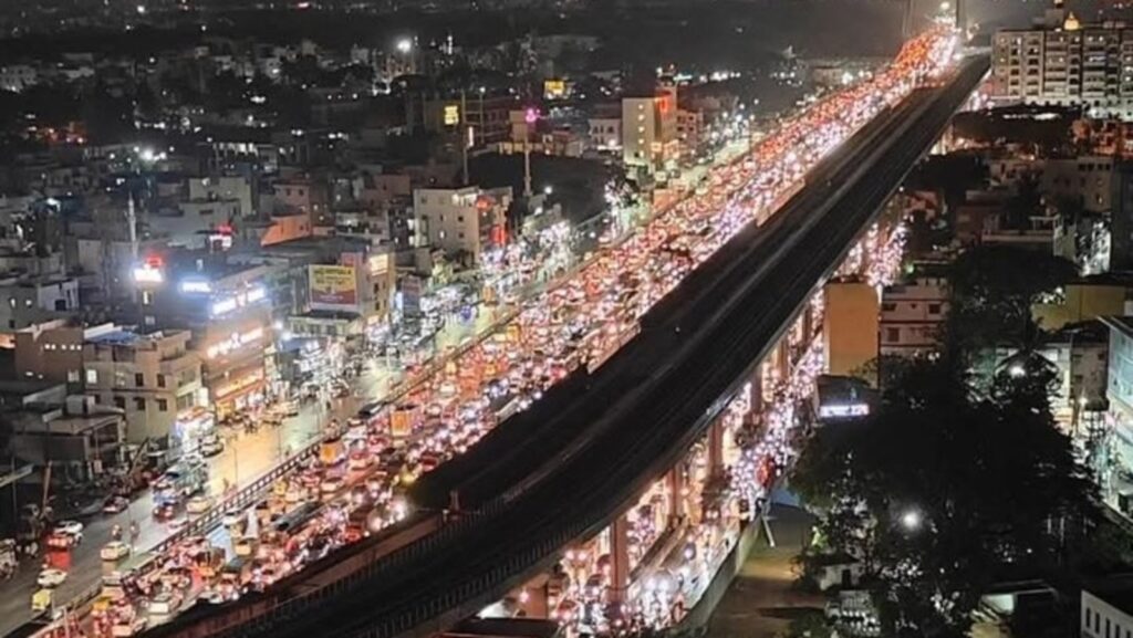 Bengaluru ORR traffic stretch image goes viral, residents blame long weekend exodus | Bengaluru