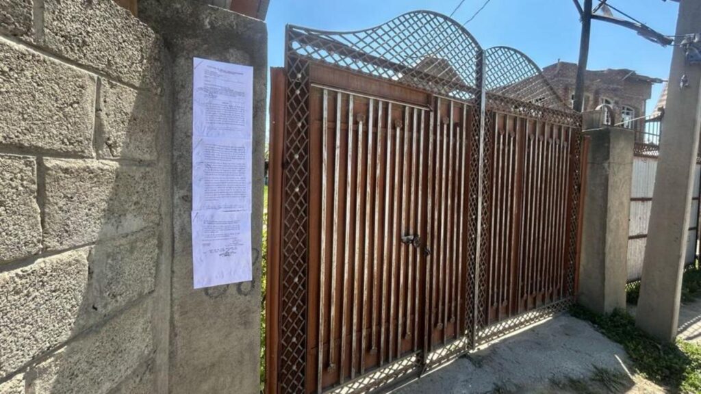 Budgam court issues proclamation notice against Hizb chief Salahuddin in 2002 murder case