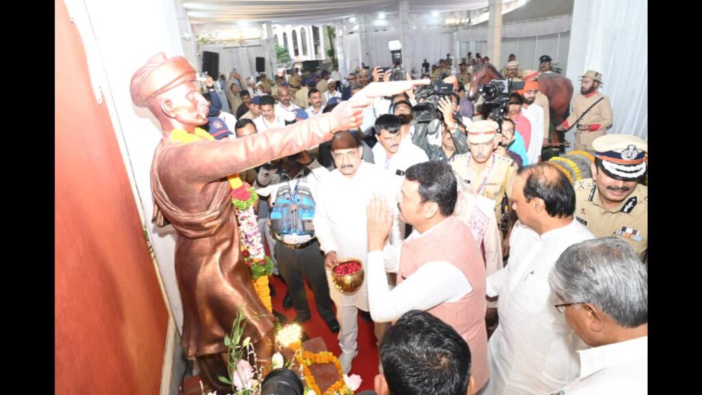 CM urges school students to visit Chapekar memorial