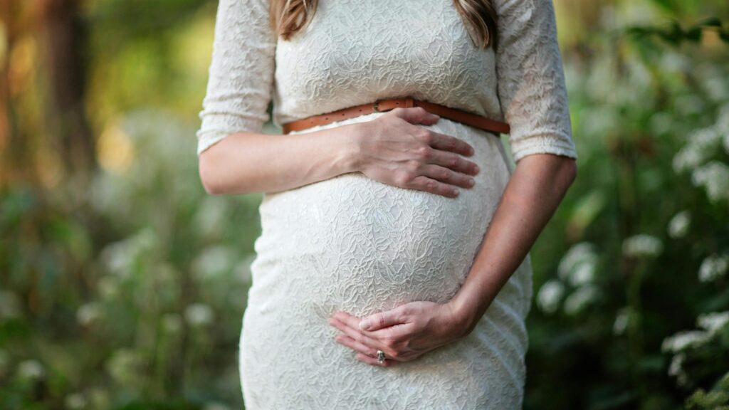 Can women conceive while having ovarian cyst? Surgeon explains symptoms, treatment | Health
