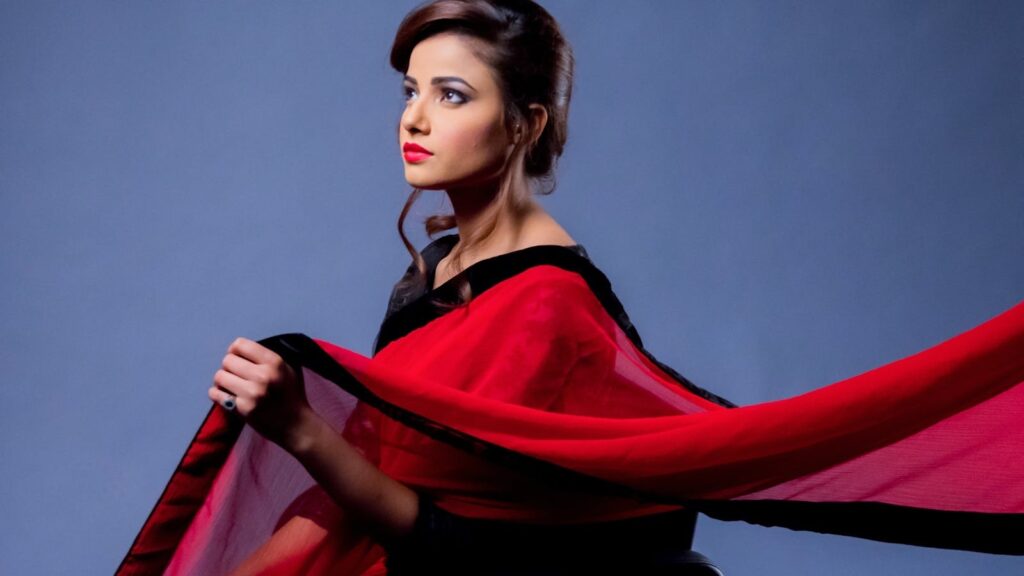 Chiffon saree for women: Top 8 breezy, simple, and comfortable picks for an elegant summer look | Fashion Trends