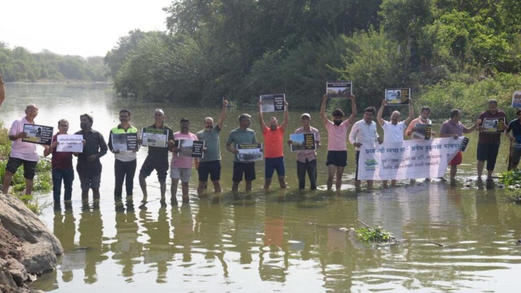 Citizens, environmentalists stir at Mula riverbed over RFD project