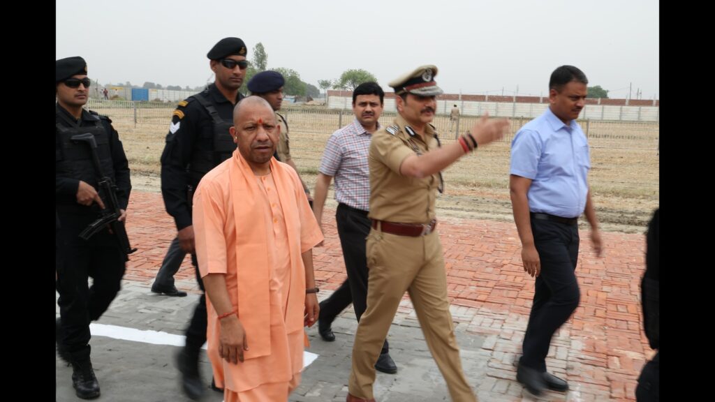 Complete preparations for PM’s Varanasi visit: Yogi