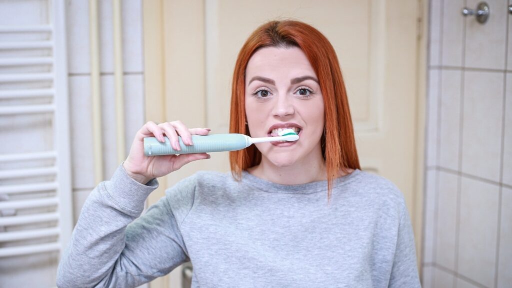 Could your toothpaste routine prevent chronic pain? New study links poor oral health with migraines, body pain | Health