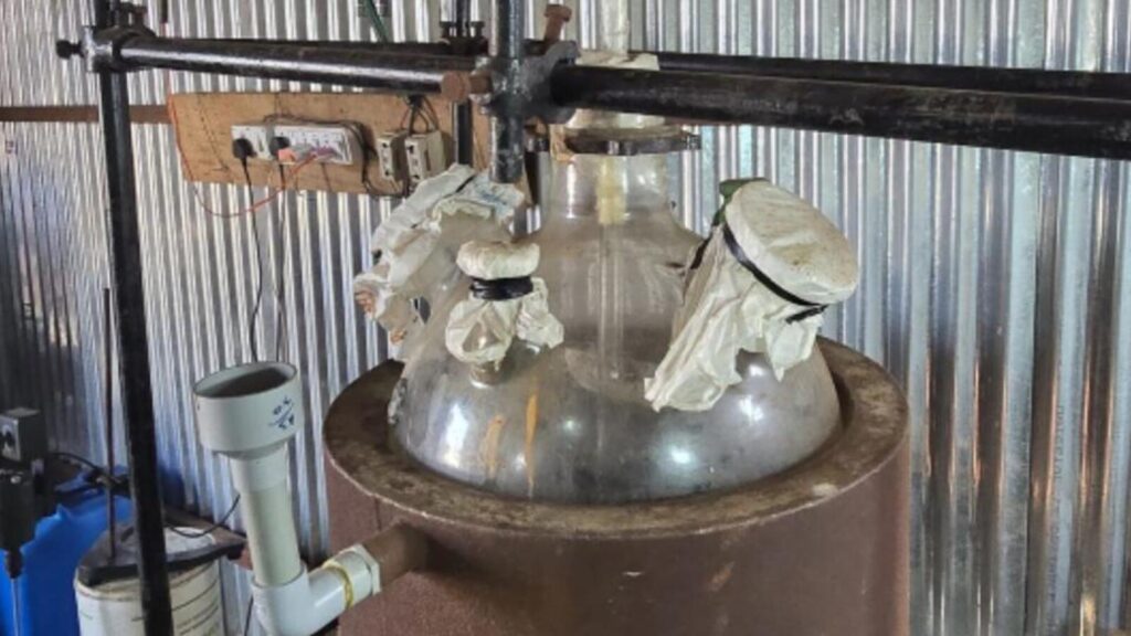 DRI busts MD-making factory in remote Latur village, cop among 7 held | Mumbai news