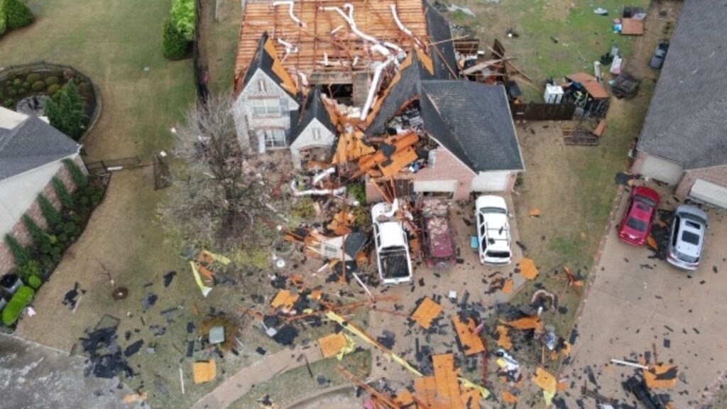 Deadly tornadoes, floods wreak havoc in central and southern US as 3 people killed: See photos