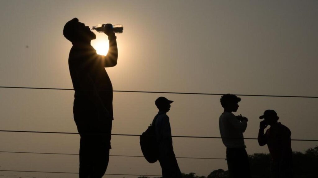 Delhi may face dust storm again, but no rain in offing: IMD | Latest News India