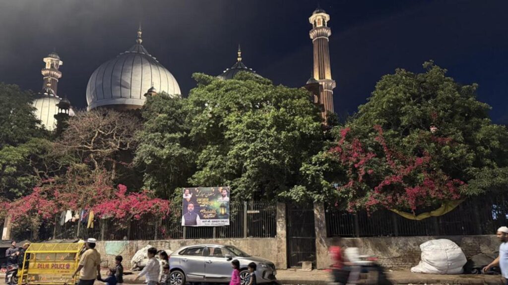 Delhiwale: This way to Motor Market | Latest News Delhi
