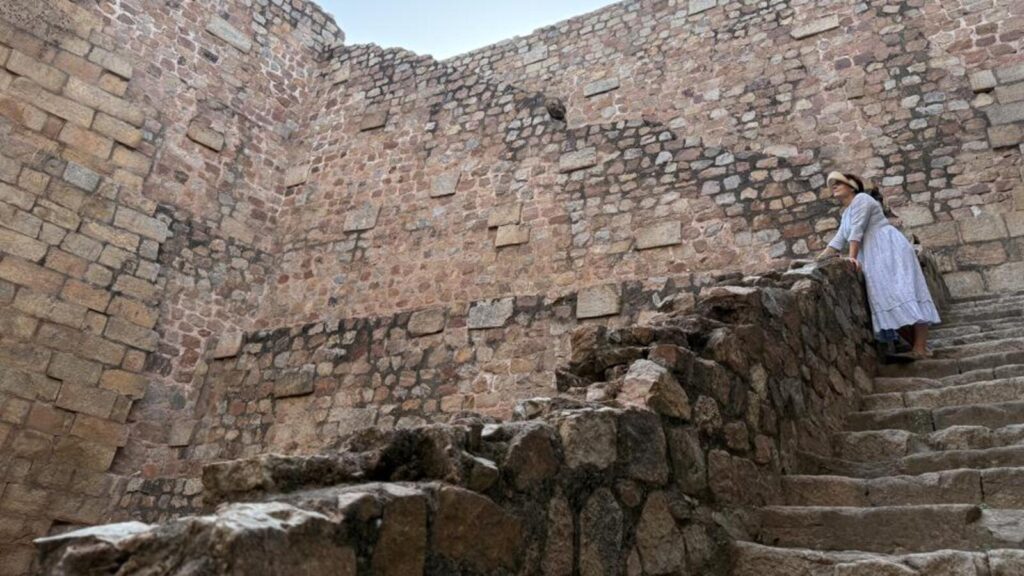 Delhiwale: Where the stones give no sound of water | Latest News Delhi