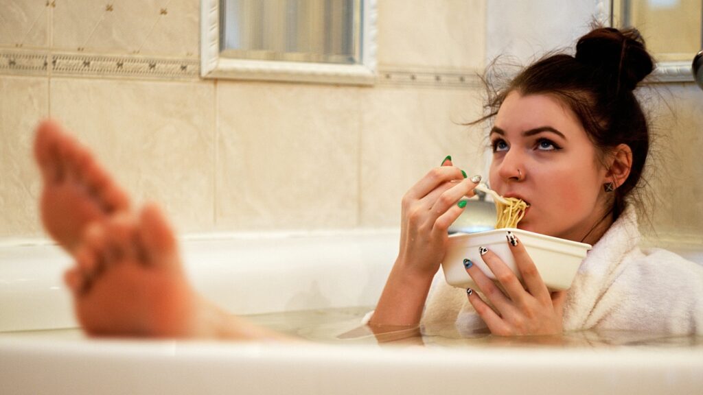 Doctor shares what to eat for mental health and what to avoid: ‘Eating processed foods can worsen your mental health’ | Health