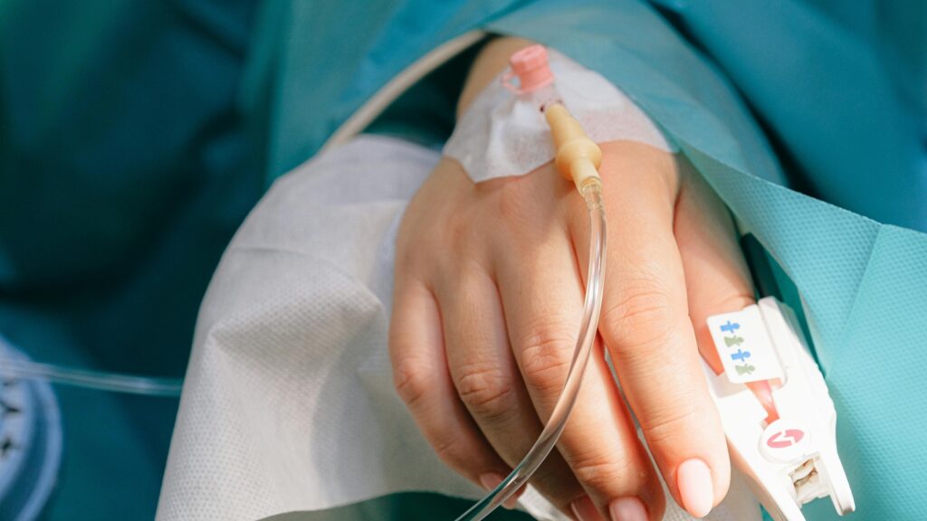 Doctors thought she had indigestion, woman died 3 days after bowel cancer diagnosis | Trending
