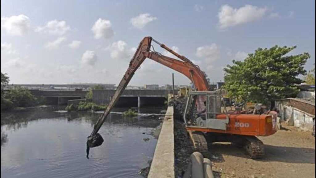 EOW seeks videos, photos to verify Mithi desilting work | Mumbai news