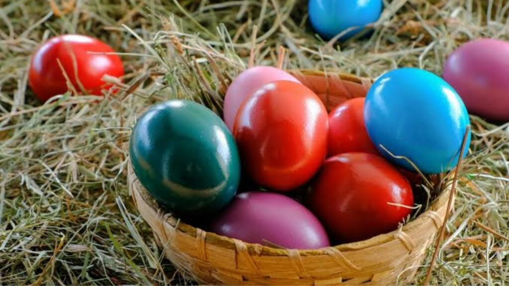 Easter eggs are so expensive, Americans are dyeing marshmallows, potatoes, and even onions | Trending