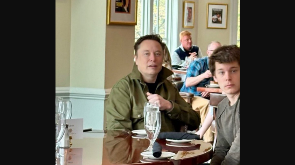 Elon Musk sets record straight on rare photo of him dining with his ‘oldest son’ | Trending