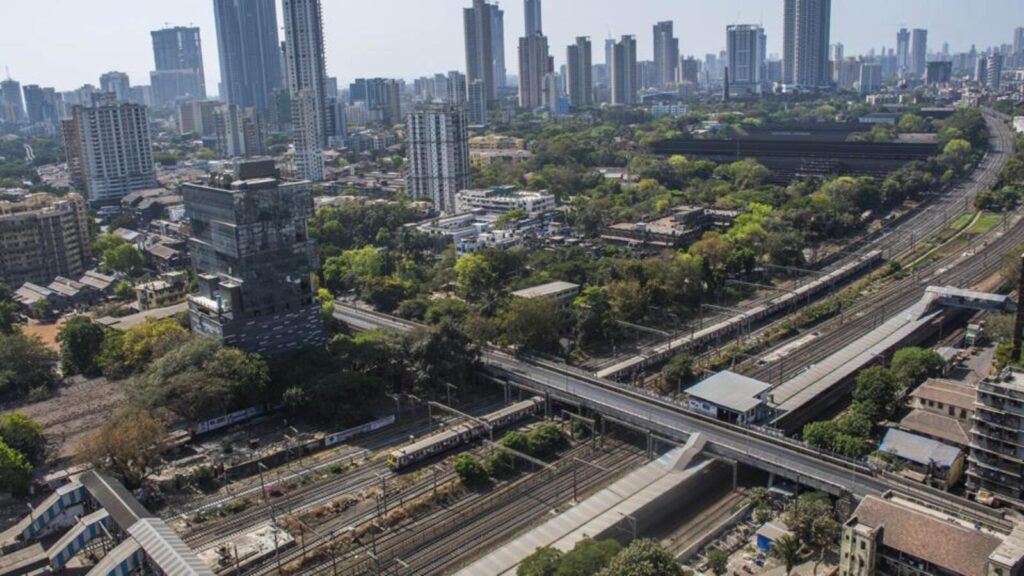 Elphinstone bridge to be shut from April 25 | Mumbai news