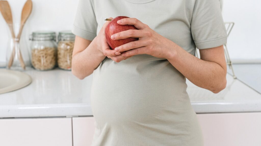Essential nutrients in single serving for pregnant women: Try these 3 smoothie recipes