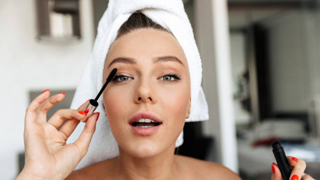 Eye makeup and contact lenses: Are they posing threat to your eyes? Doctor shares symptoms and prevention tips | Health