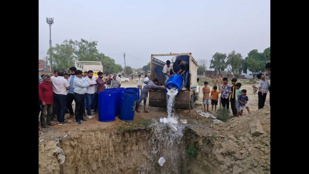 FSDA seizes 4,810Kg adulterated paneer on Lko-Agra expressway, destroys it