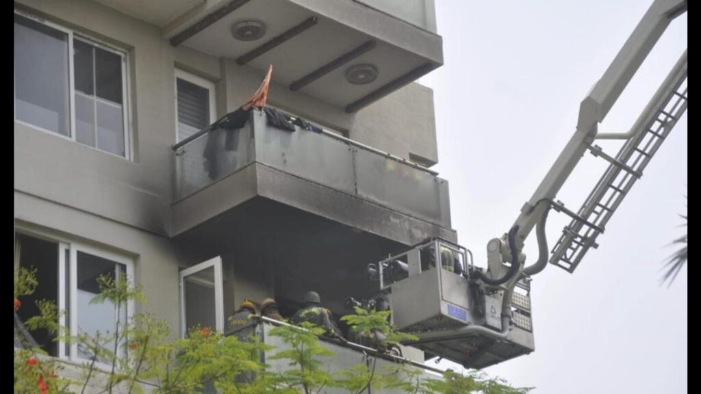 Fire on 4th floor flat in posh Mahanagar colony; none hurt