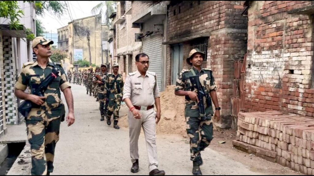 Fourth suspect held in Murshidabad murders; political tussle continues | Kolkata