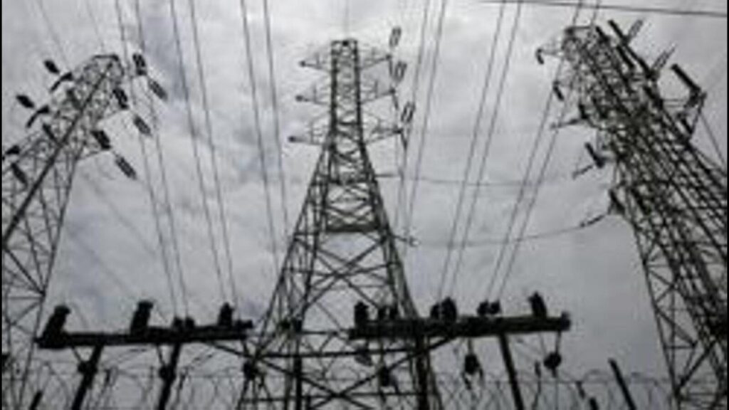 Garbage fire damages power lines, 1.15 lakh consumers face outage