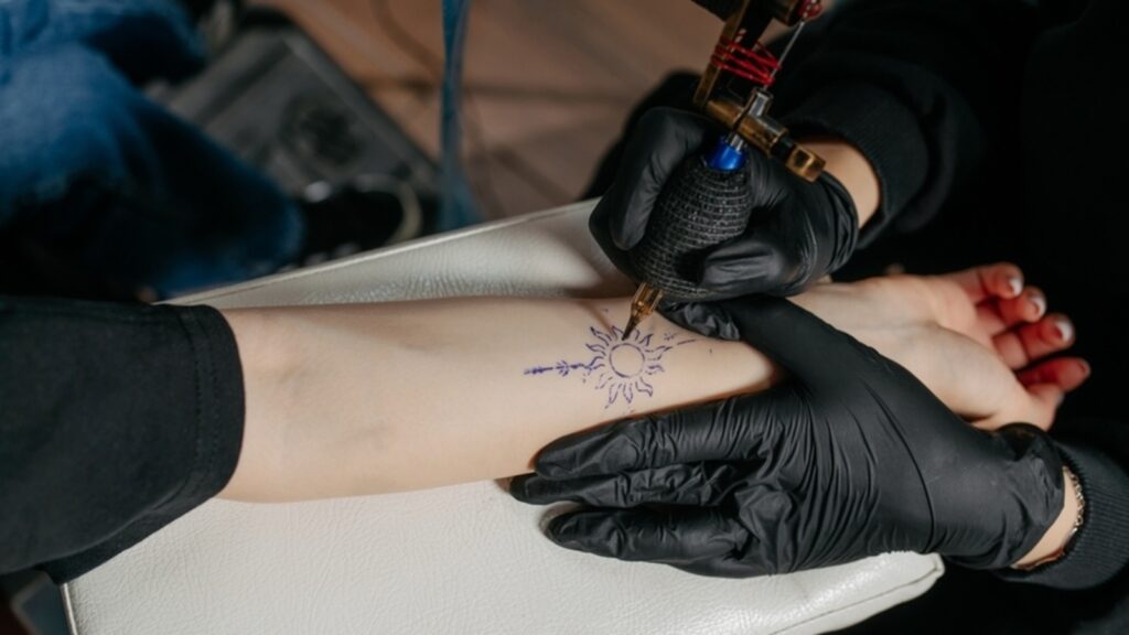 Getting tattoo for the first time? Know what you should eat and more in this complete guide for beginners | Fashion Trends
