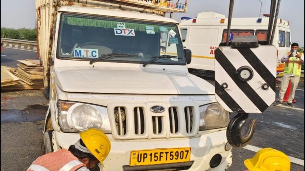 Ghaziabad: 2 dead as ambulance rams into truck on Delhi Meerut Expressway